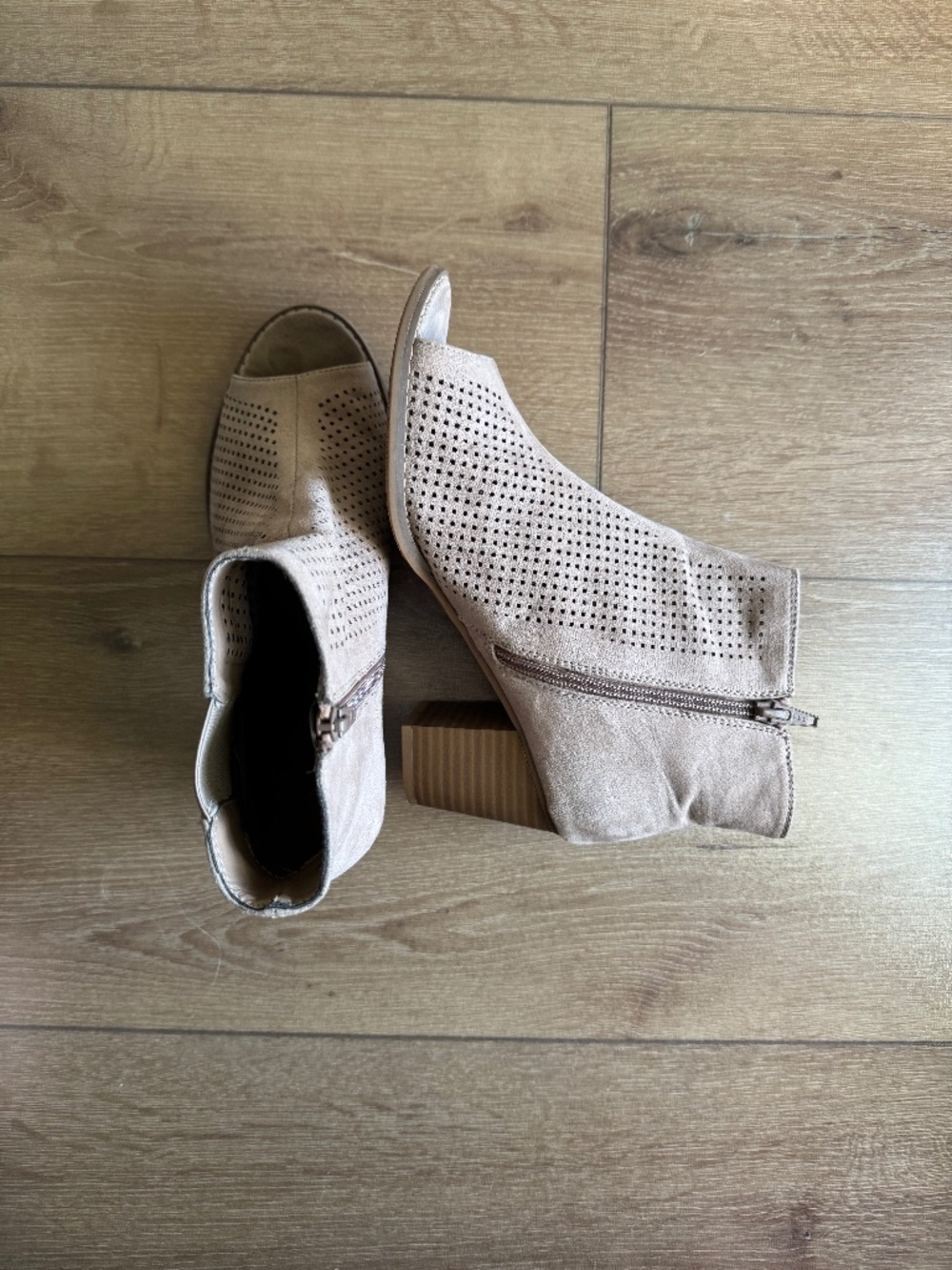 Sonoma  Women's Tan Open-Toe Bootie Block Heel Perforated Side Zipper
